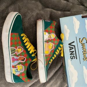 Vans Old Skool
The Simpsons Moe's
